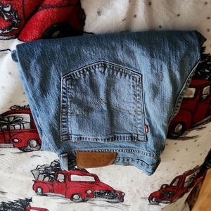 LEVIS 514 Straight leg jeans. 33x30 worn and washed 2x